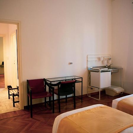 Palazzo Pasta Malpensa Aparthotel Gallarate Bagian luar foto