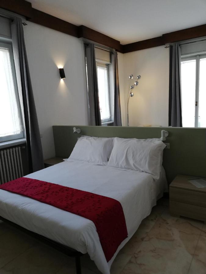 Palazzo Pasta Malpensa Aparthotel Gallarate Bagian luar foto